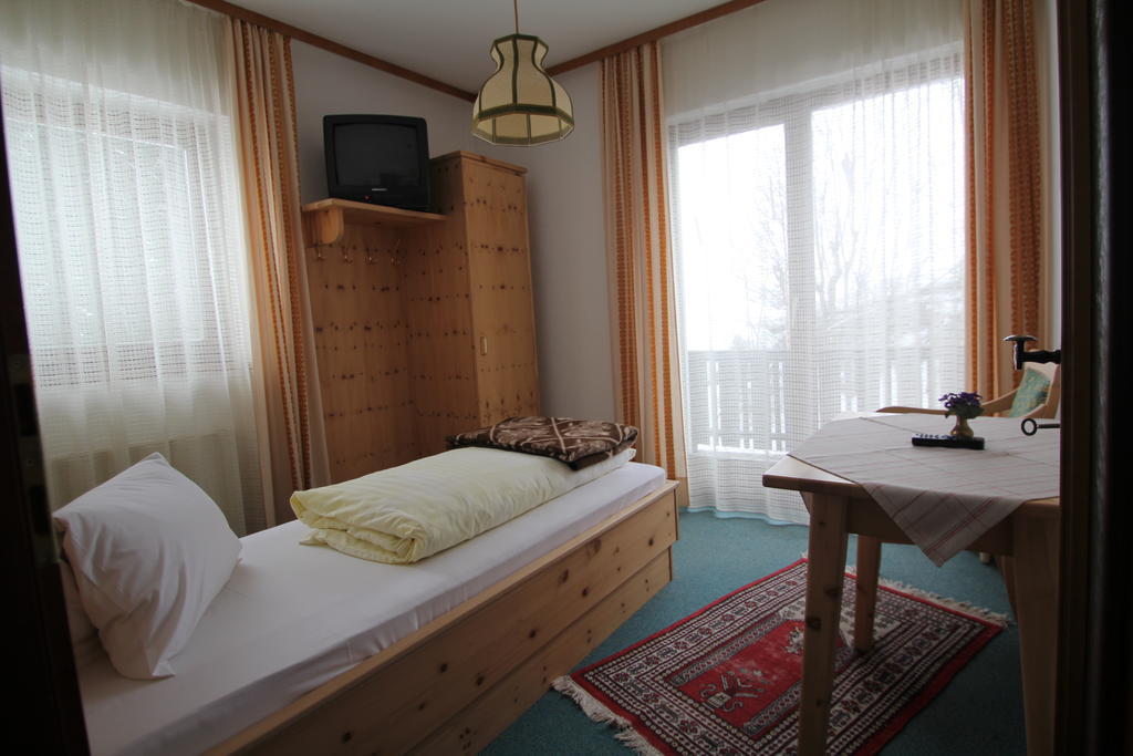 Pension Hubertushof Beim Roemerbad Бад Кляйнкирххайм Номер фото