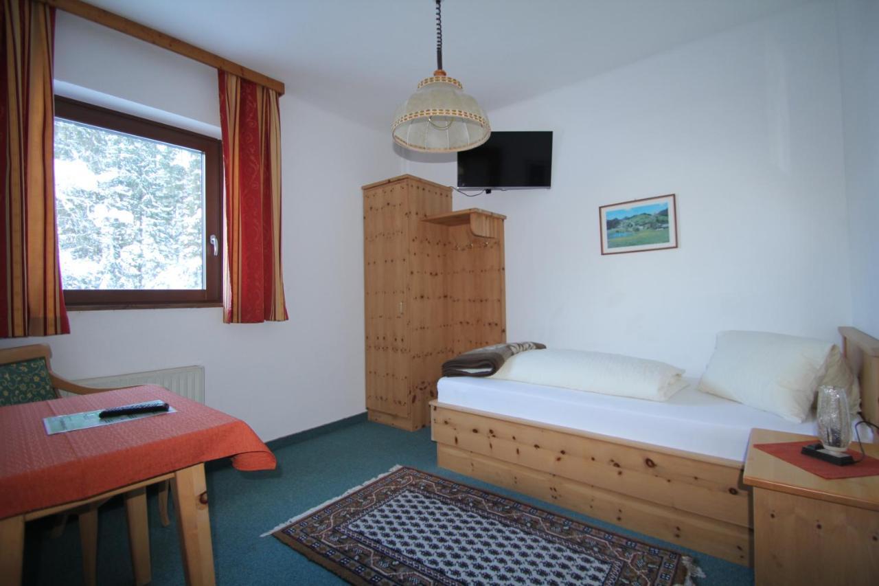 Pension Hubertushof Beim Roemerbad Бад Кляйнкирххайм Экстерьер фото