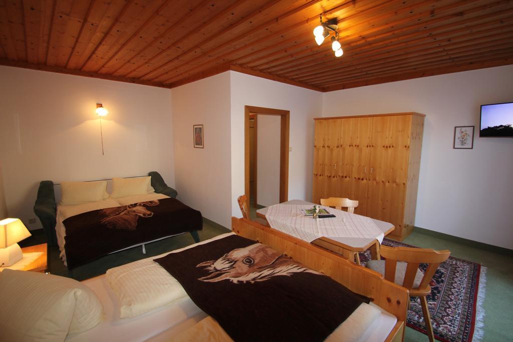 Pension Hubertushof Beim Roemerbad Бад Кляйнкирххайм Экстерьер фото
