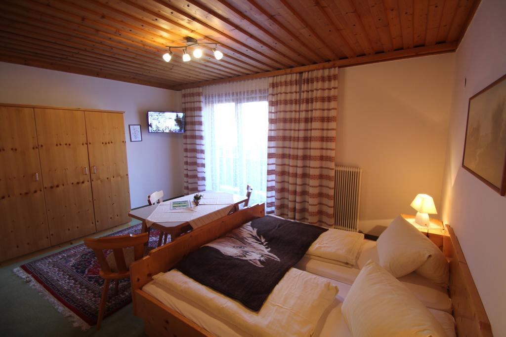 Pension Hubertushof Beim Roemerbad Бад Кляйнкирххайм Экстерьер фото