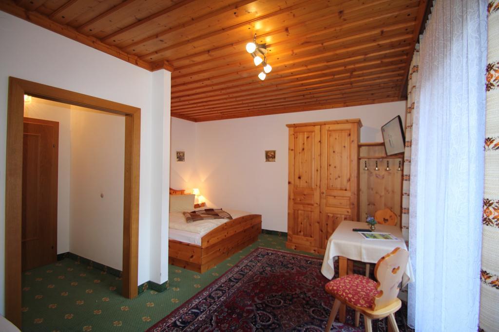 Pension Hubertushof Beim Roemerbad Бад Кляйнкирххайм Экстерьер фото