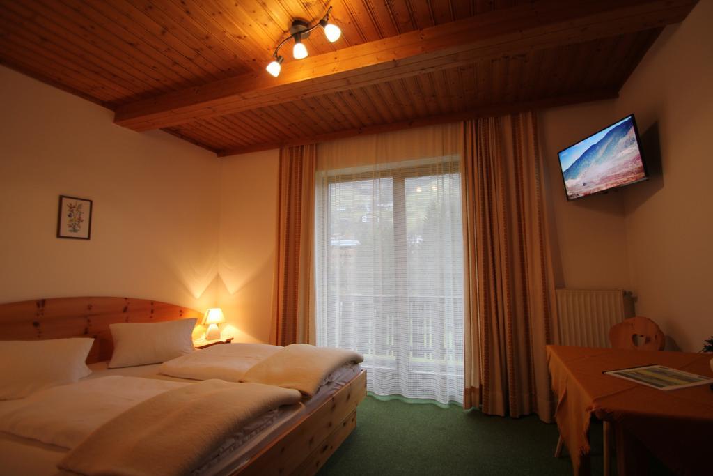 Pension Hubertushof Beim Roemerbad Бад Кляйнкирххайм Экстерьер фото